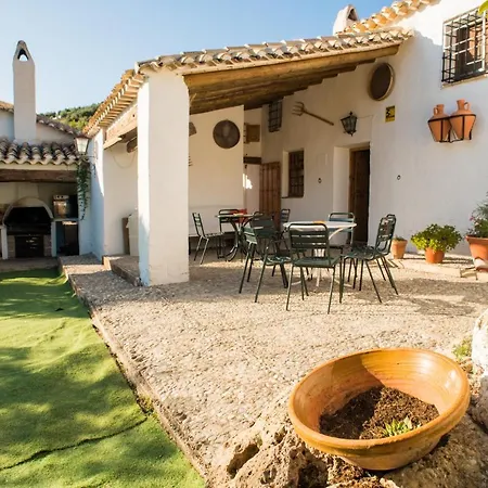 Cortijo Rural Majolero * Castillo de Locubín